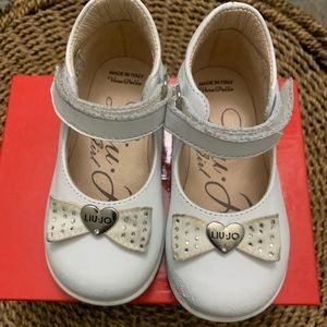 Liu Jo Leather Mary Jane shoes for girls. Size 22.